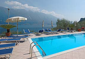 villa elite piscina vista lago